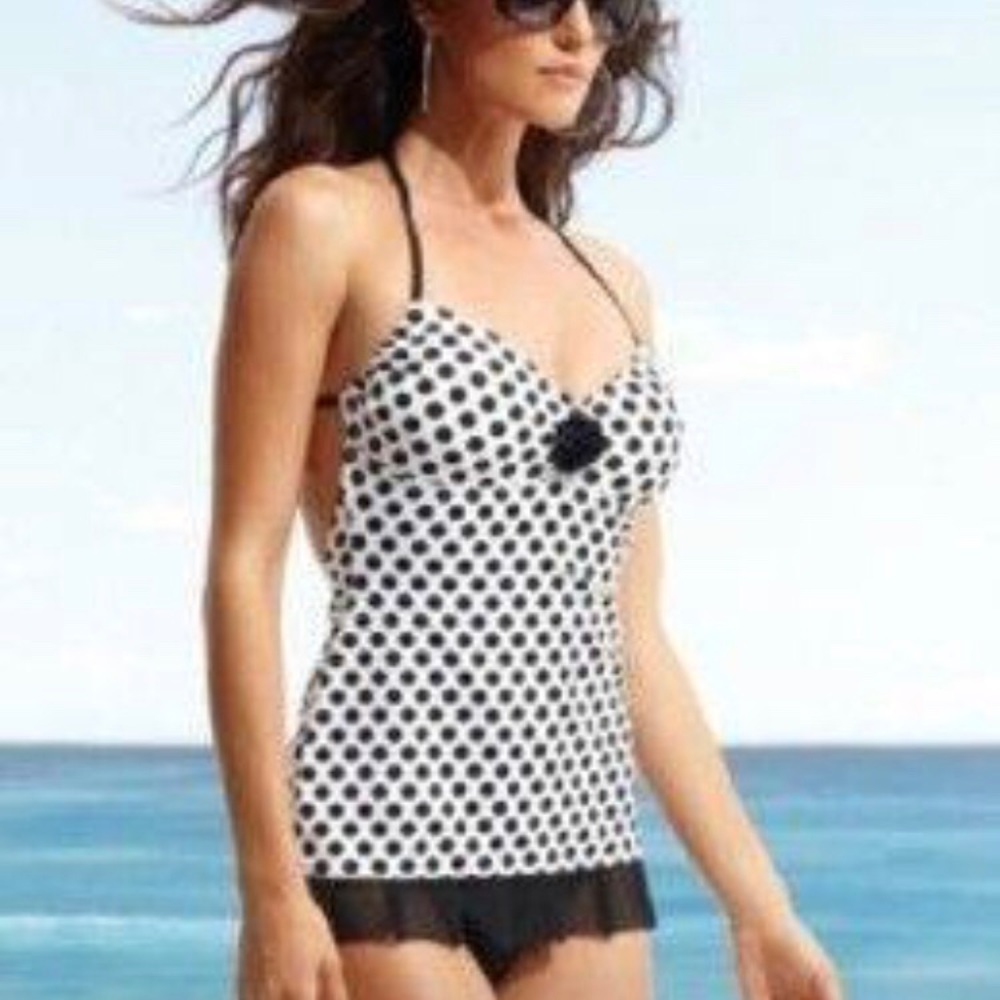 Kenneth Cole Reaction Swimsuit - Small